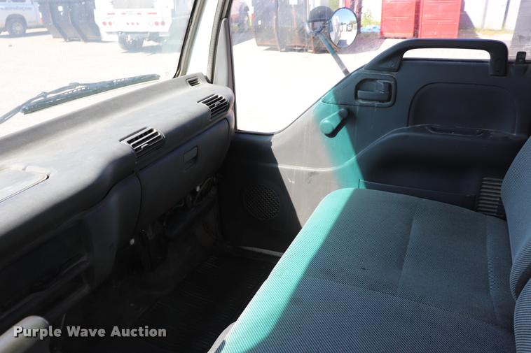 image for item DQ9380 2003 Isuzu NPR vacuum truck