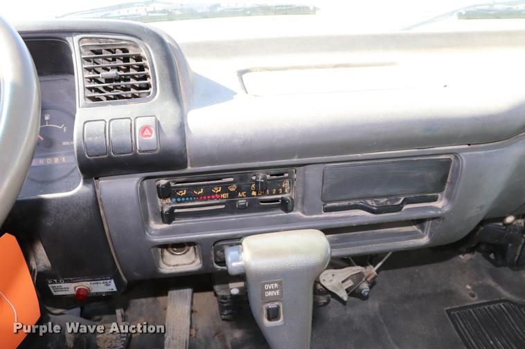 image for item DQ9380 2003 Isuzu NPR vacuum truck