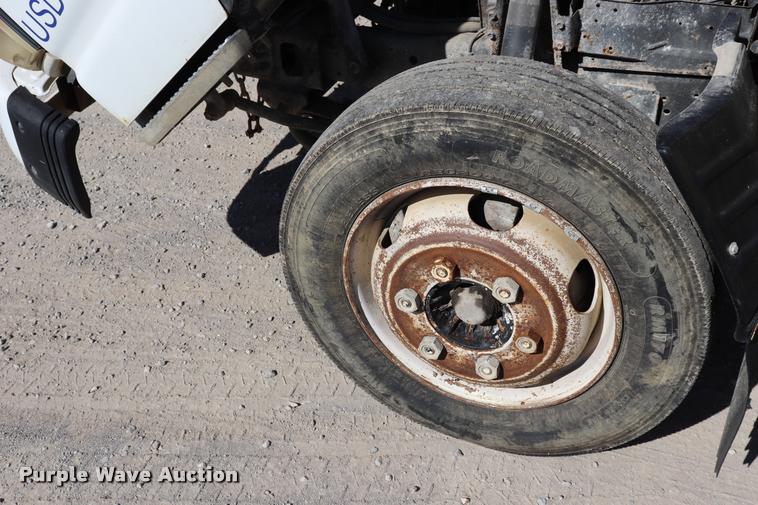 image for item DQ9380 2003 Isuzu NPR vacuum truck