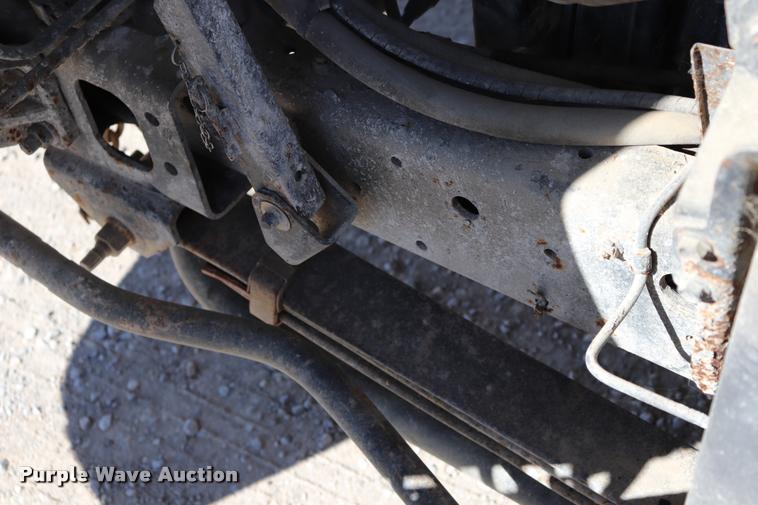 image for item DQ9380 2003 Isuzu NPR vacuum truck