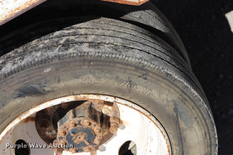 image for item DQ9380 2003 Isuzu NPR vacuum truck