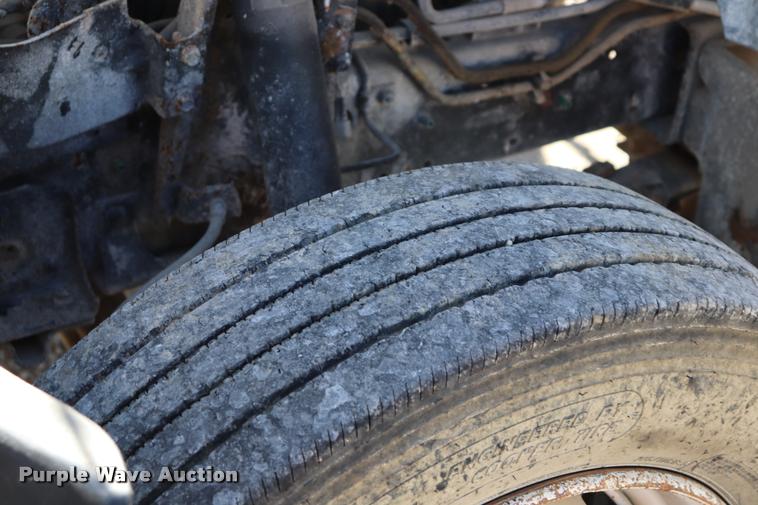 image for item DQ9380 2003 Isuzu NPR vacuum truck