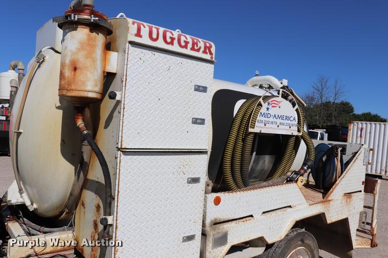 image for item DQ9380 2003 Isuzu NPR vacuum truck