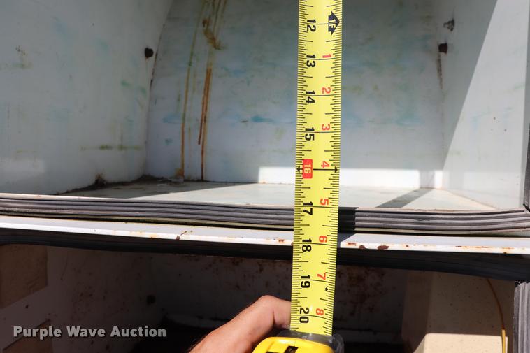 image for item DQ9380 2003 Isuzu NPR vacuum truck