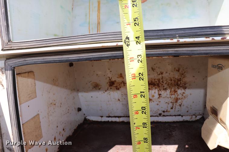 image for item DQ9380 2003 Isuzu NPR vacuum truck