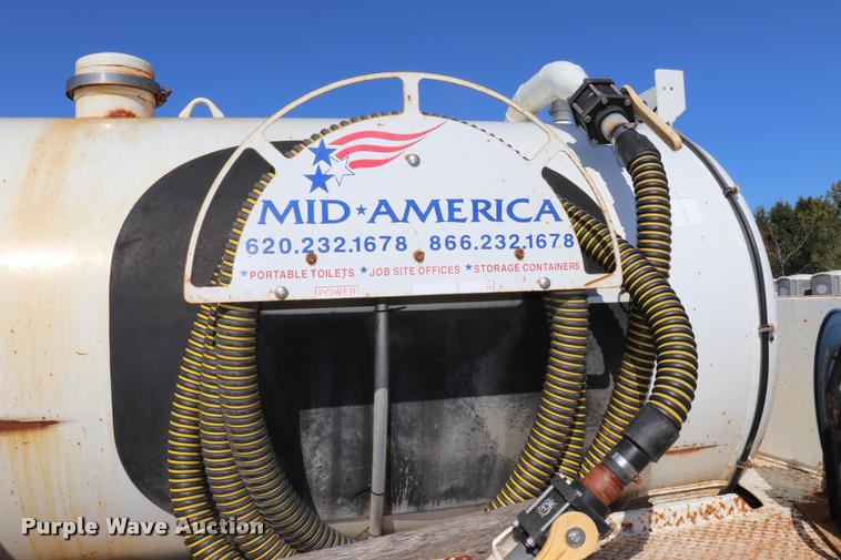 image for item DQ9380 2003 Isuzu NPR vacuum truck