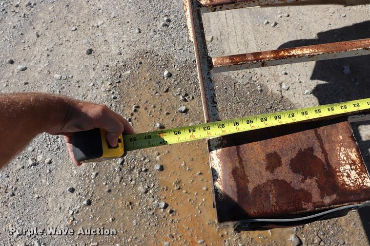 image for item DQ9380 2003 Isuzu NPR vacuum truck