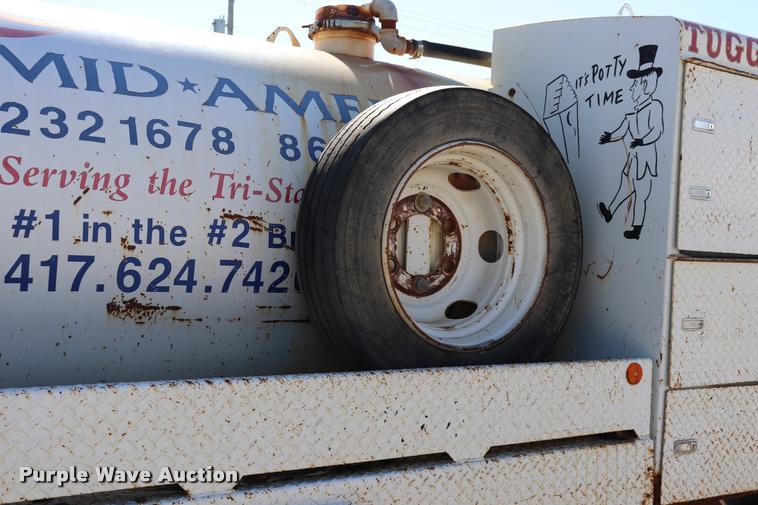 image for item DQ9380 2003 Isuzu NPR vacuum truck