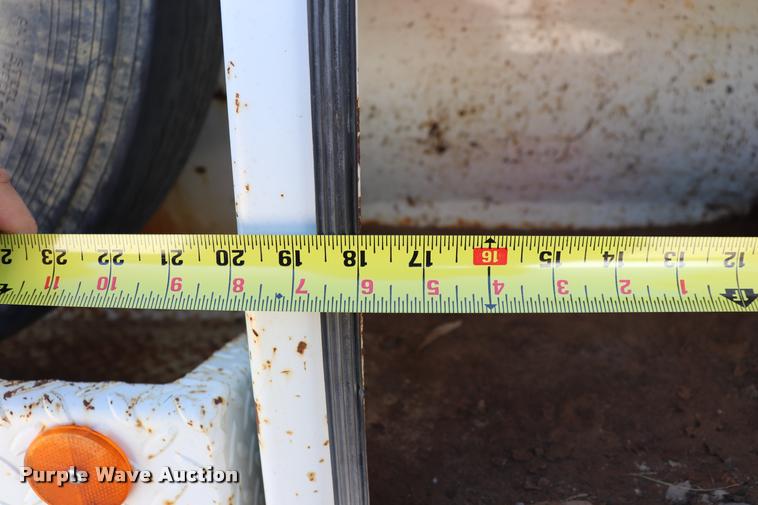 image for item DQ9380 2003 Isuzu NPR vacuum truck