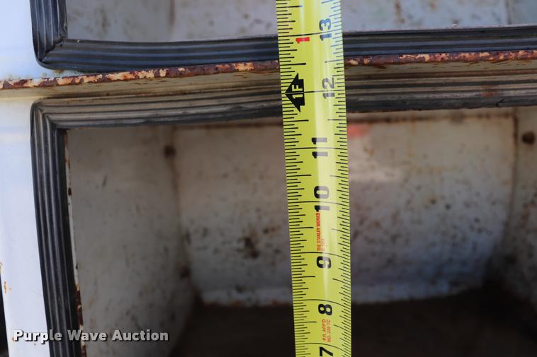 image for item DQ9380 2003 Isuzu NPR vacuum truck