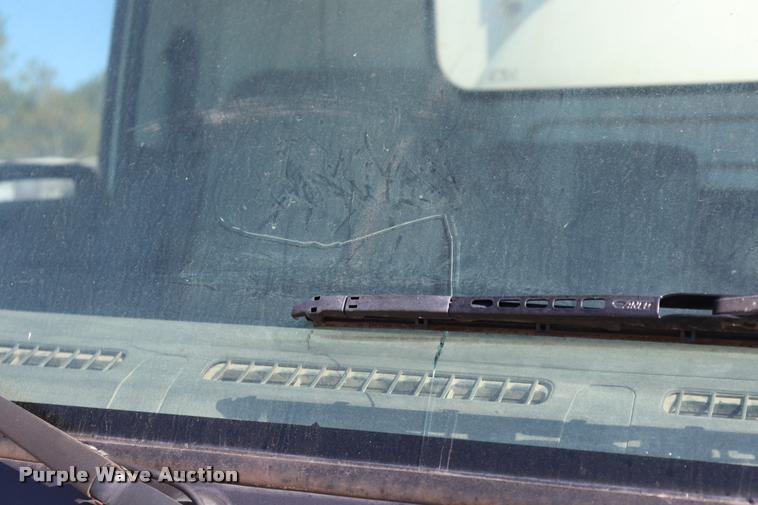 image for item DQ9380 2003 Isuzu NPR vacuum truck