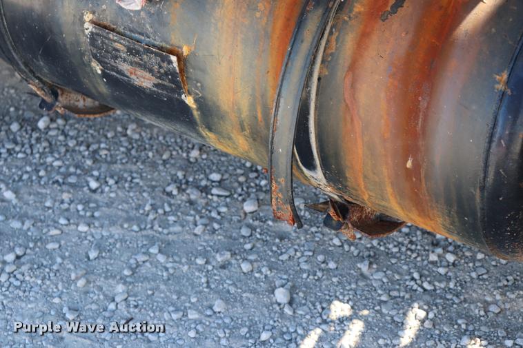 image for item DQ9380 2003 Isuzu NPR vacuum truck