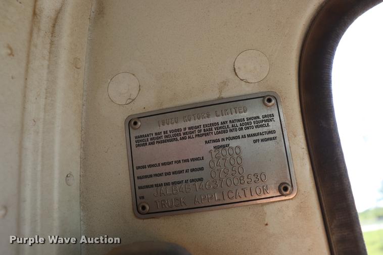 image for item DQ9380 2003 Isuzu NPR vacuum truck