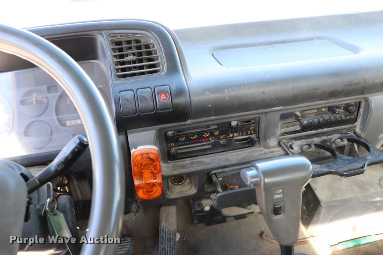image for item DQ9381 1999 Isuzu NPR vacuum truck