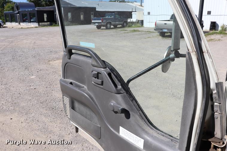 image for item DQ9381 1999 Isuzu NPR vacuum truck