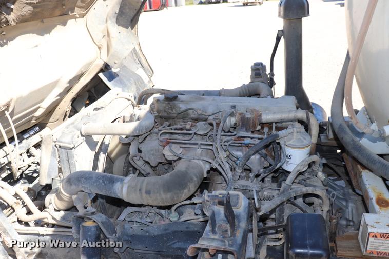 image for item DQ9381 1999 Isuzu NPR vacuum truck