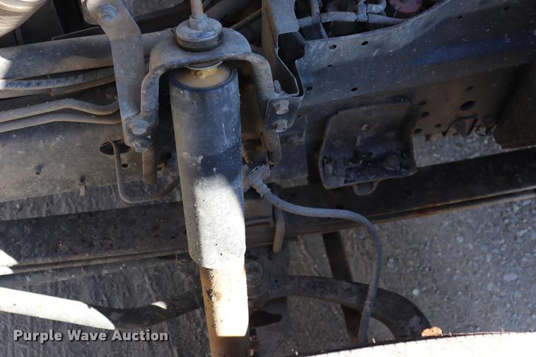 image for item DQ9381 1999 Isuzu NPR vacuum truck