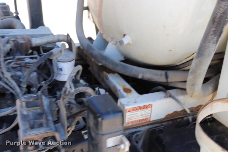 image for item DQ9381 1999 Isuzu NPR vacuum truck