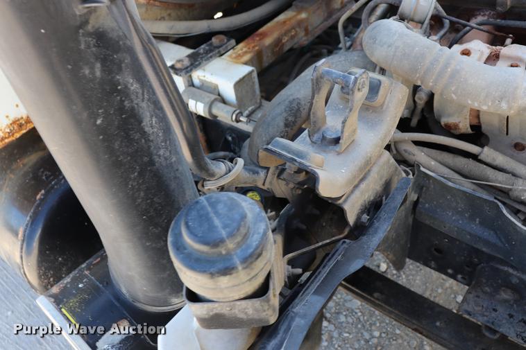 image for item DQ9381 1999 Isuzu NPR vacuum truck