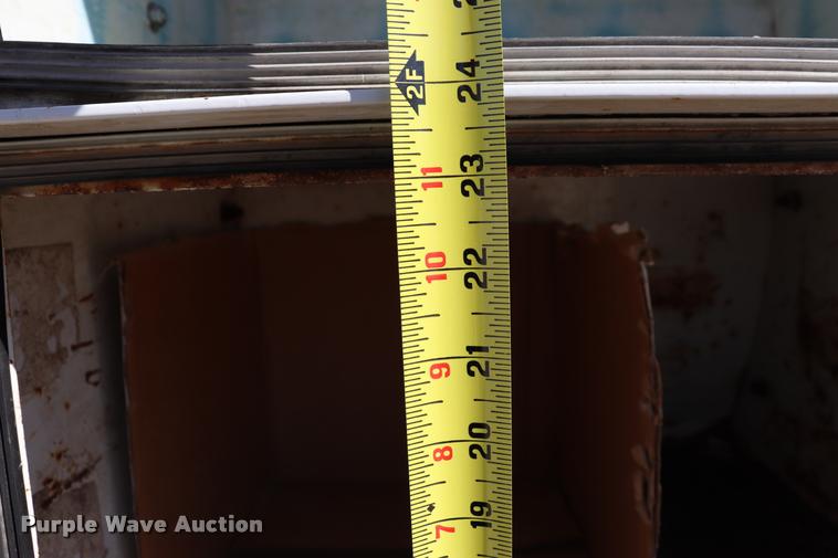 image for item DQ9381 1999 Isuzu NPR vacuum truck