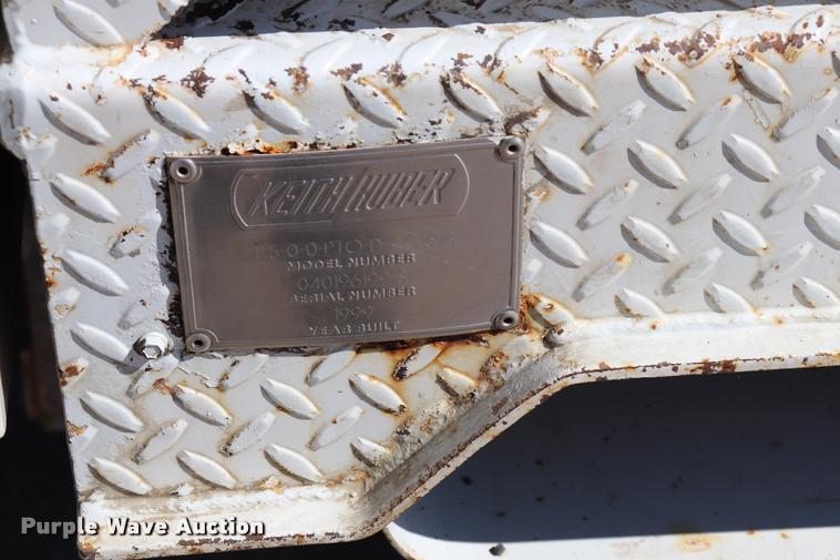 image for item DQ9381 1999 Isuzu NPR vacuum truck