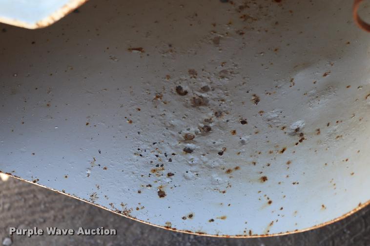 image for item DQ9381 1999 Isuzu NPR vacuum truck