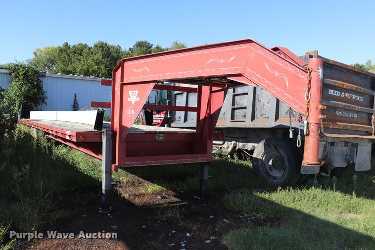 image for item DQ9384 1997 PJ equipment trailer