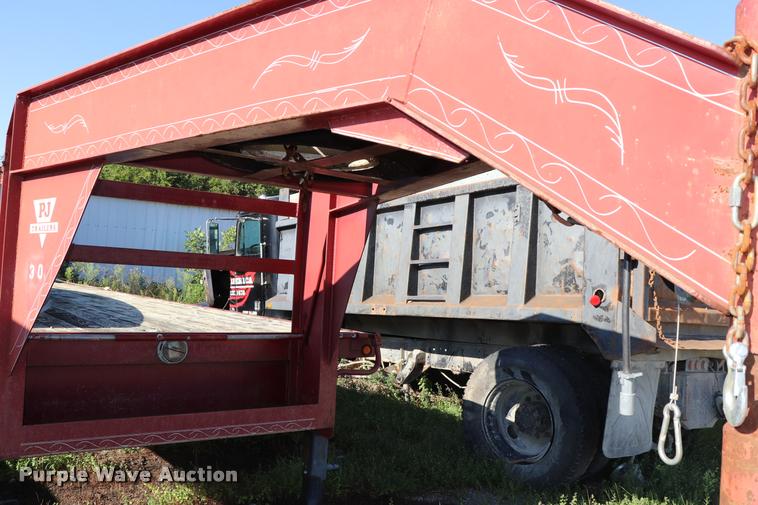 image for item DQ9384 1997 PJ equipment trailer