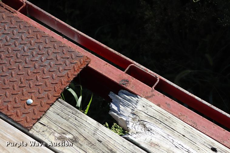 image for item DQ9384 1997 PJ equipment trailer