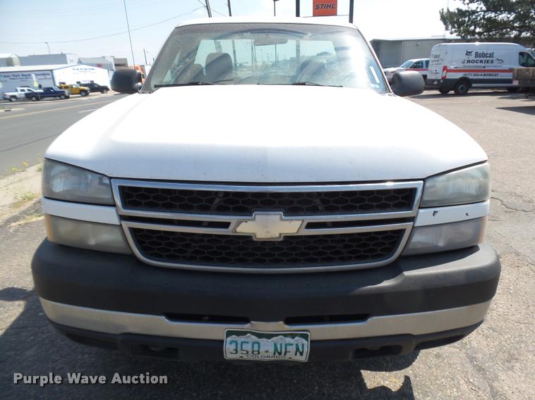 image for item DR9227 2006 Chevrolet Silverado 2500HD pickup truck