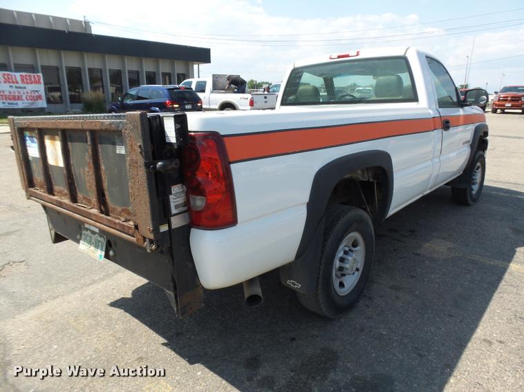 image for item DR9227 2006 Chevrolet Silverado 2500HD pickup truck