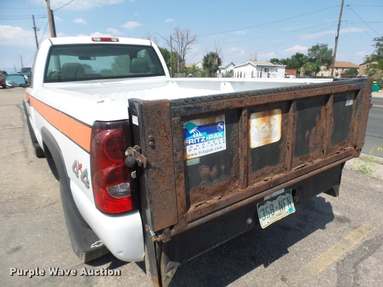 image for item DR9227 2006 Chevrolet Silverado 2500HD pickup truck