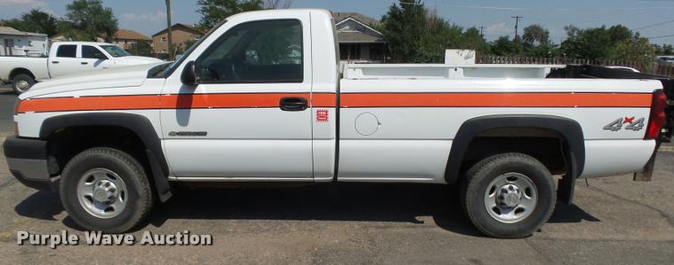 image for item DR9227 2006 Chevrolet Silverado 2500HD pickup truck