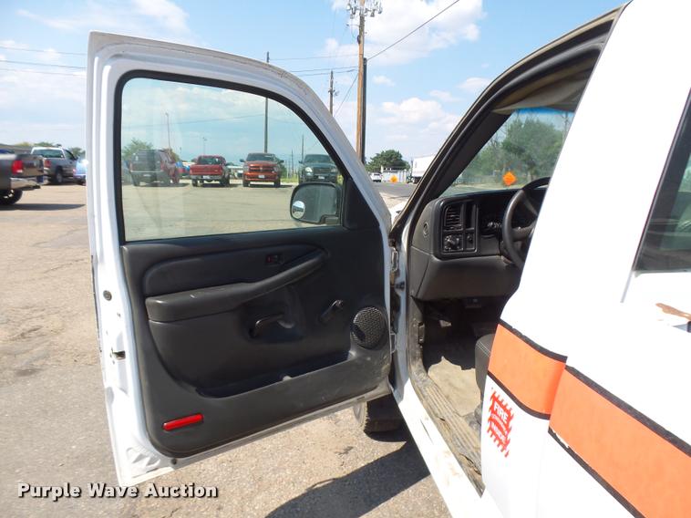 image for item DR9227 2006 Chevrolet Silverado 2500HD pickup truck