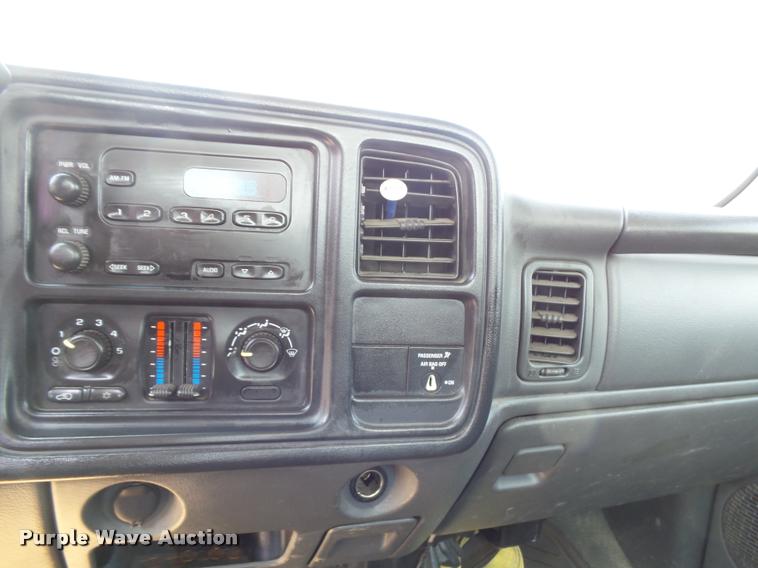 image for item DR9227 2006 Chevrolet Silverado 2500HD pickup truck