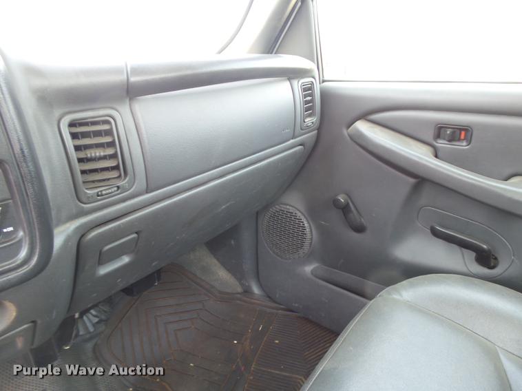 image for item DR9227 2006 Chevrolet Silverado 2500HD pickup truck