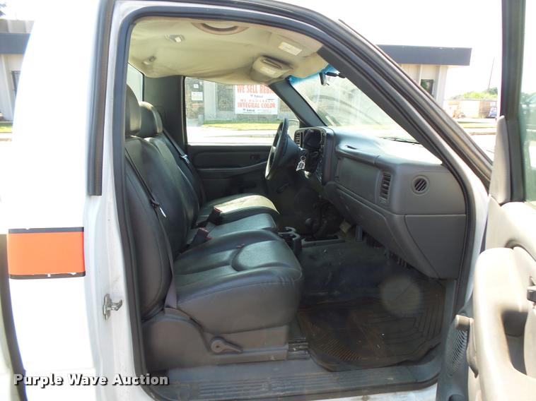 image for item DR9227 2006 Chevrolet Silverado 2500HD pickup truck