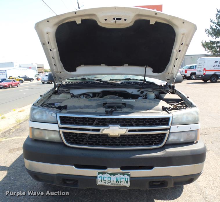 image for item DR9227 2006 Chevrolet Silverado 2500HD pickup truck