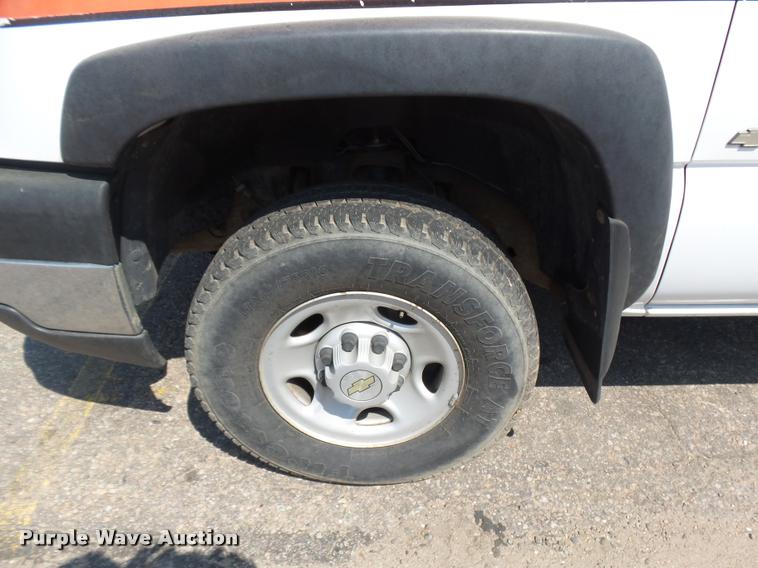 image for item DR9227 2006 Chevrolet Silverado 2500HD pickup truck