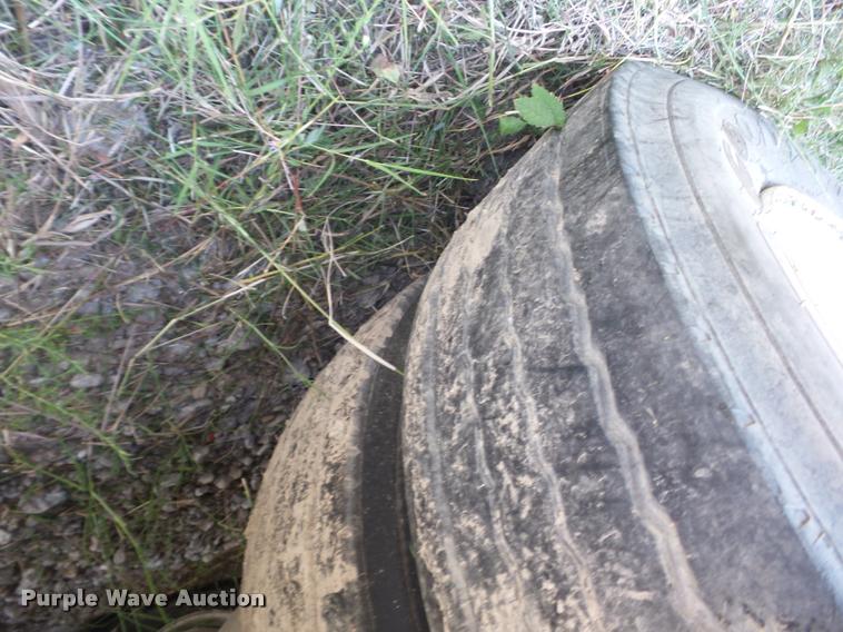 image for item J8593 2001 International 4700LPX service truck