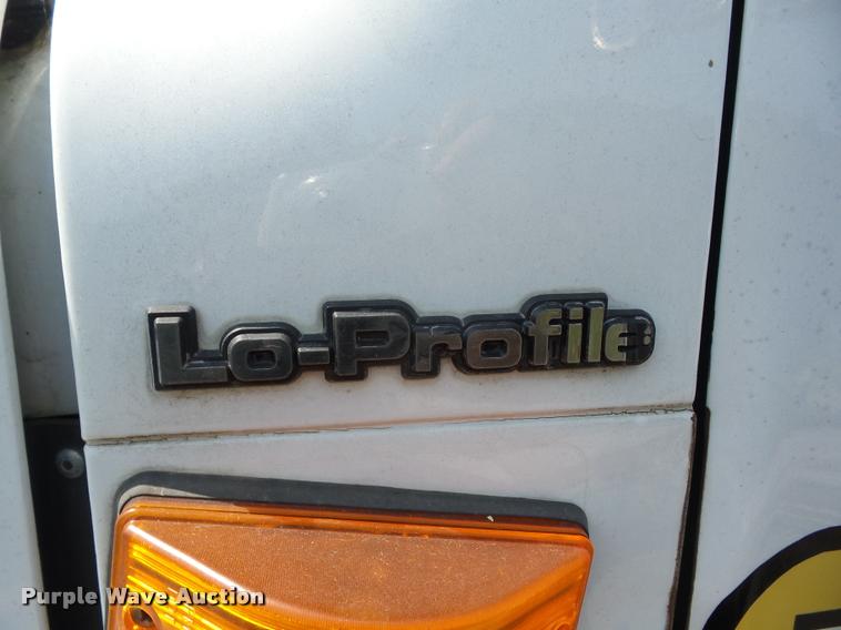 image for item J8593 2001 International 4700LPX service truck