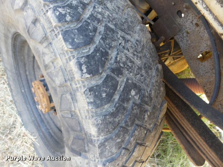 image for item J8596 2004 Ford F250 Super Duty pickup truck