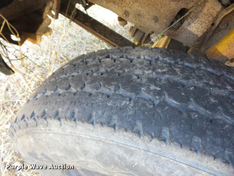 image for item J8596 2004 Ford F250 Super Duty pickup truck