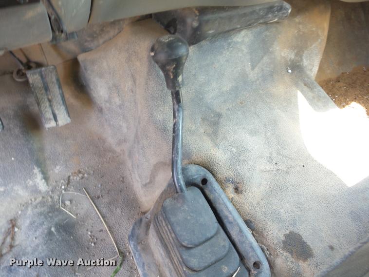 image for item J8596 2004 Ford F250 Super Duty pickup truck