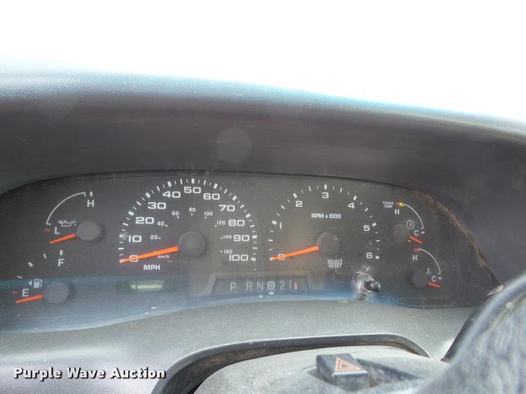 image for item J8596 2004 Ford F250 Super Duty pickup truck