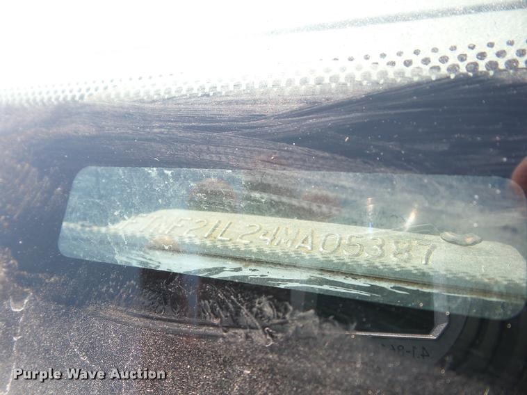 image for item J8596 2004 Ford F250 Super Duty pickup truck