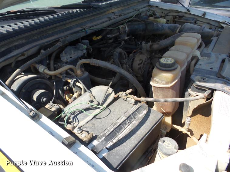 image for item J8596 2004 Ford F250 Super Duty pickup truck