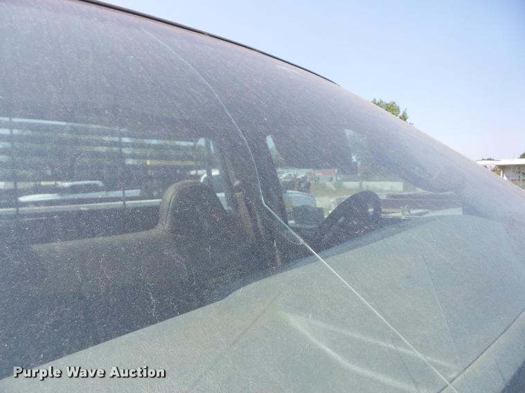 image for item J8596 2004 Ford F250 Super Duty pickup truck