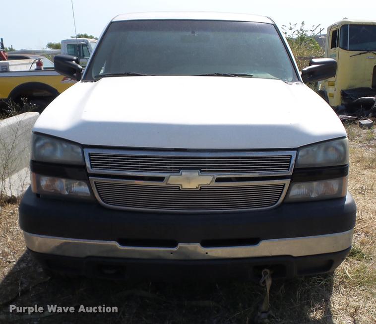 image for item J8597 2006 Chevrolet 2500HD pickup truck