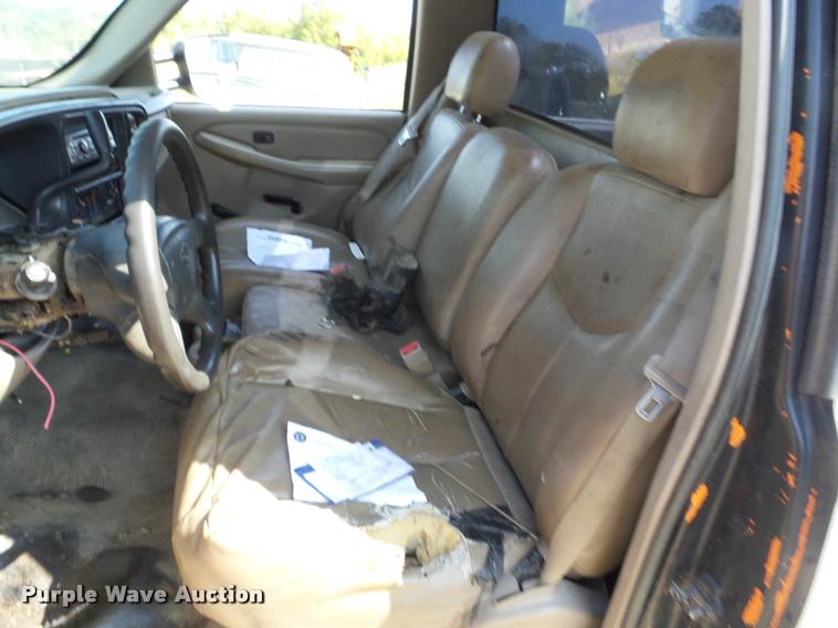 image for item J8597 2006 Chevrolet 2500HD pickup truck